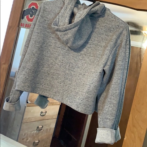 H&M crop sweatshirt - Picture 2 of 2